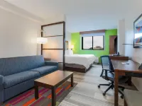 Holiday Inn Express & Suites FORT WORTH DOWNTOWN by IHG Hotels near St. Patrick Cathedral