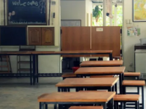 月亮河酒店 話毛生酒店