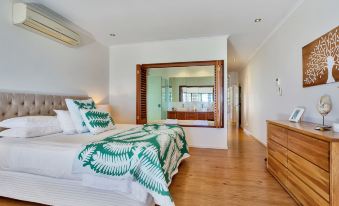 Seascape Luxury Beachfront House