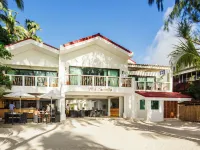 Villa Caemilla Beach Boutique Hotel Hotele w: Malay