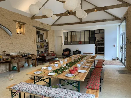 Gites la Source Отели в г. Ла Касань