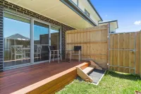 Rosewater Townhouses Dromana Hotels near ALDI