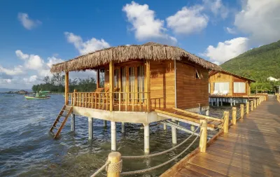 Naomi Resort Hotels in Hàm Ninh