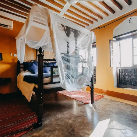 Kholle House