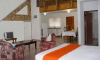 Esther's Lodge Hotels in 