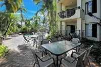 Luxury Retreat in Cairns with Pool