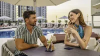 Towers Rotana - bar