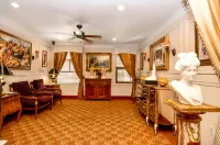 Brand Plaza Hotel Hotels in Glendale