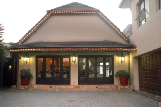 奧賽卡亞會議旅館