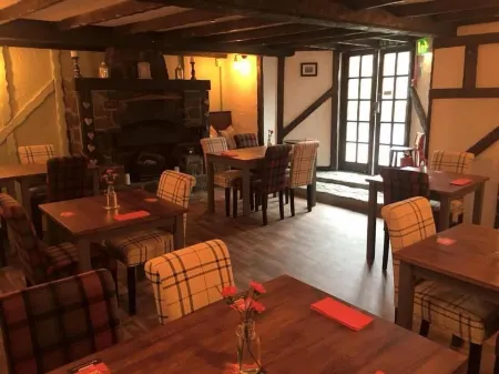 Crown Inn Отели в г. Абби Кумайр