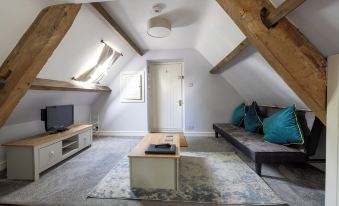 The Coach House Beautiful Georgian Apartment Wifi and Parking Near Bath