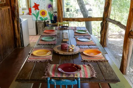 Casita Montalbano - Sleeps 8 to 10 - Private River Access - Pet Friendly Cabin