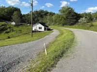 New Cabin built in 2022. 2 minutes away from multiple trailheads!  Sleeps 8