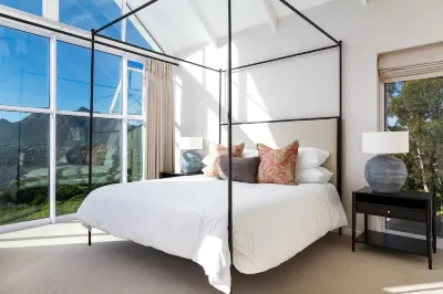 Bay Haven Collection, Hout Bay