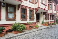 Aruna Hotel Hotels near Aya Irini