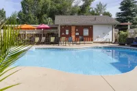 Blue View Chalets - Pool