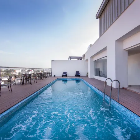 Zion - A Luxurious Hotel Отели рядом с достопримечательностью «Торговый центр Mantri Square»