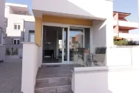 Apartments & Rooms Danivan Pool Villas Hotels in Cesarica