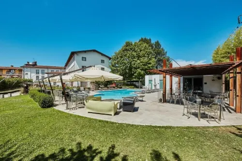 Settecento Hotel Hotels in Pontida