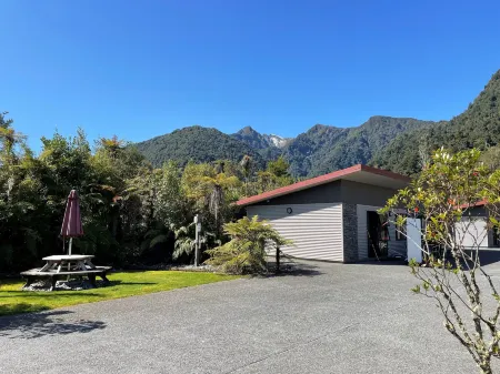 58 on Cron Motel Отели рядом с достопримечательностью «West Coast Wildlife Centre»