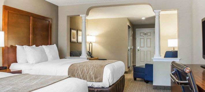 Comfort Inn & Suites Sturbridge-Brimfield Hotels in Worcester County