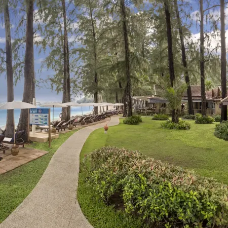 Best Western Premier Bangtao Beach Resort & Spa Отели рядом с достопримечательностью «Пляж Бангтау»