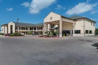 Lone Star Inn and Suites Victoria