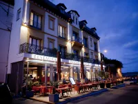 拉瓦雷酒店 迪納爾酒店