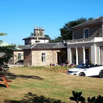 Darwin Cottage Self Catering in Elgin