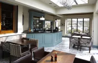 Anglesey Arms Hotel