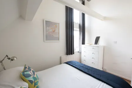 The Penthouse Canterbury - Cathedral View Отели рядом с достопримечательностью «Университет Кент»