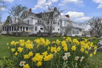 Shelter Harbor Inn Hotels in Charlestown