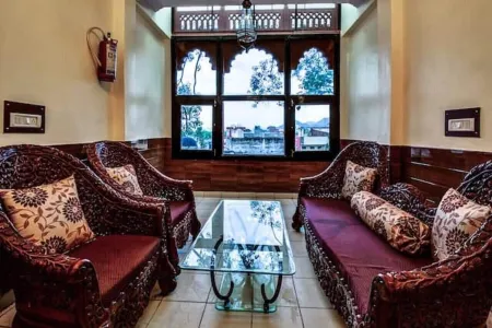 Hotel RG Palace Jaipur Отели рядом с достопримечательностью «Sheesh Mahal»