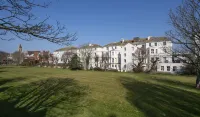 Arlo Apartments Hotels in Істбурн