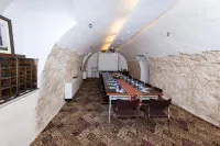 The Colony Hotel