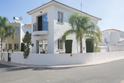 Villa Megan,Modern 3Bdr Villa,Close to the Beach