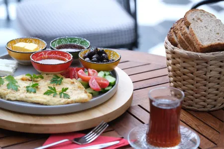 Wolf Suites Отели рядом с достопримечательностью «Lara Beach»