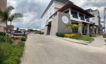 Mayflower Grande Suite Hotel