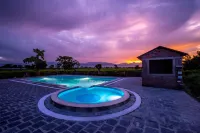 Center Park Resort Hotel di Sauraha