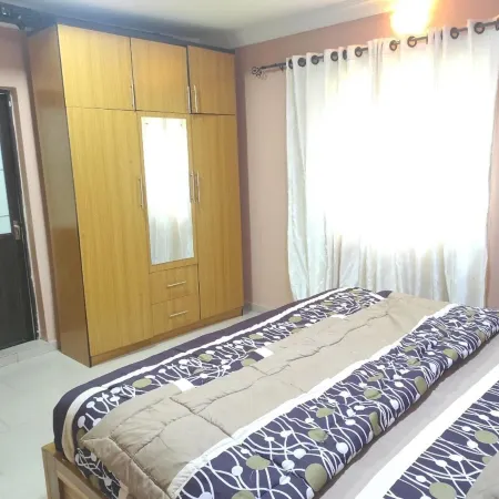 Abeokuta 2-Bed House Sleeps 4 with Free Parking