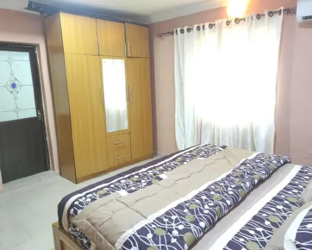 Abeokuta 2-Bed House Sleeps 4 with Free Parking Hotels in Abeokuta