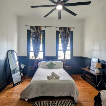 Howzit Hostels Hawaii