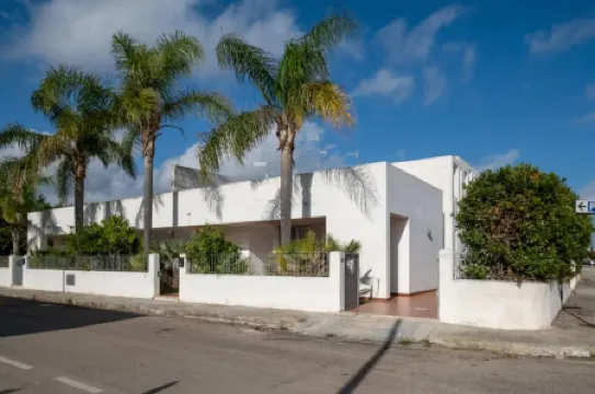 Two Steps From the Beach Villa