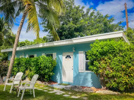 Sunset Cove Beach Resort Отели в г. Ки-Ларго