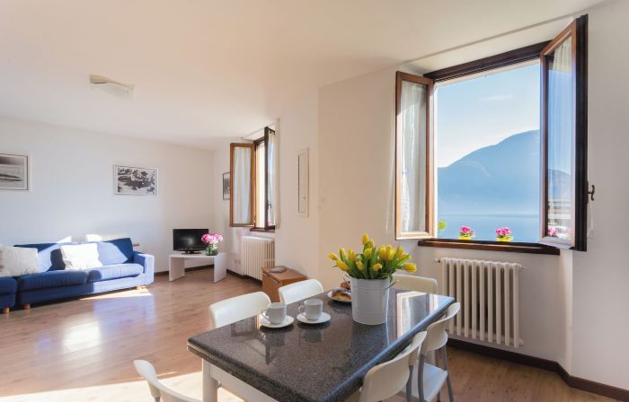 Family Lake Apartment by Rent All Como