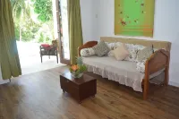 Muthu Nila Hotels in Kamburugamuwa