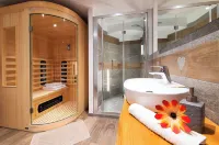 Fenat Hotels in Introd