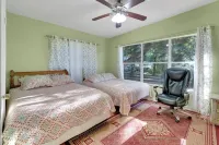 Modern Family Retreat Near Orlando Attractions