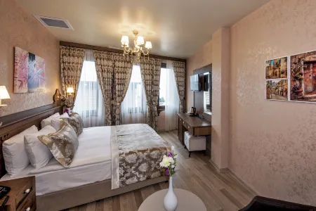 帕拉波里斯飯店