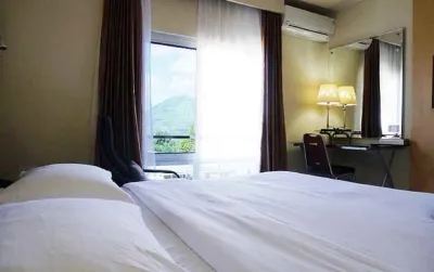 Jhoanie Hotel Hotel dekat Taman Kelong cafe dan resto